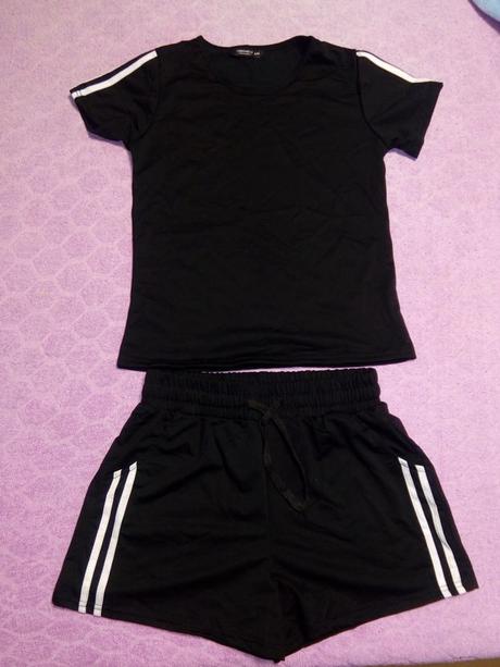 Čierna športová súprava, m / s