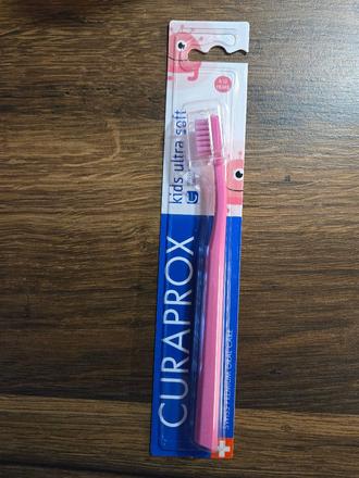 Curaprox kids ultra soft zubna kefka,