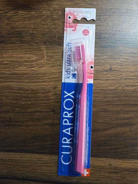 Curaprox kids ultra soft zubna kefka,