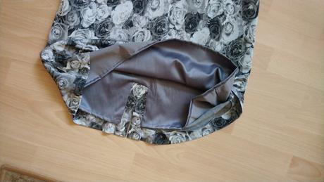 Spoločenské šaty, 46