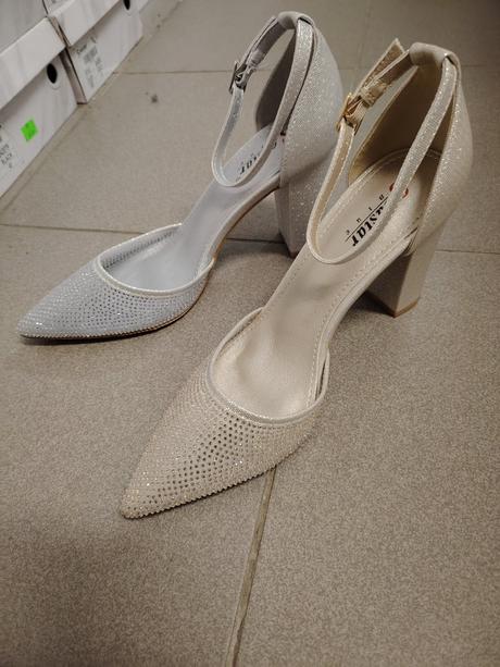 Spoločenske topánky, 37