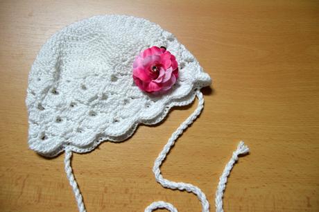 Háčkovaná čiapočka s kvetom, 50 - 122