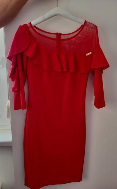 Červené šaty, 36