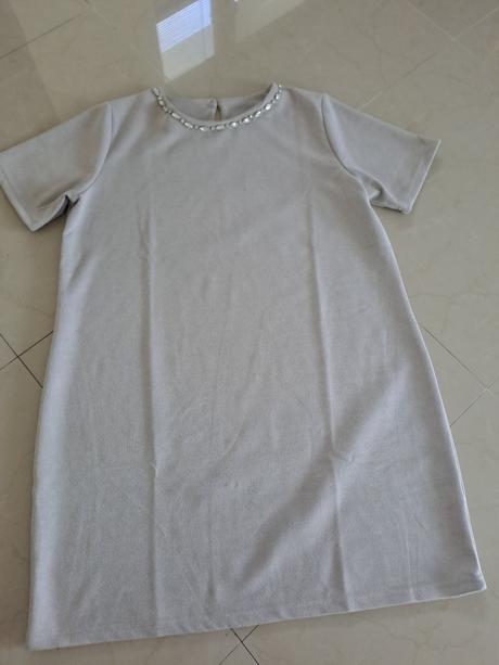 Pekne šaty, gate,42