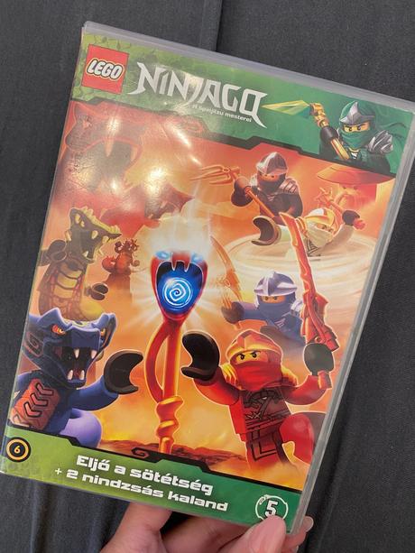 Dvd ninjago po maďarsky, 