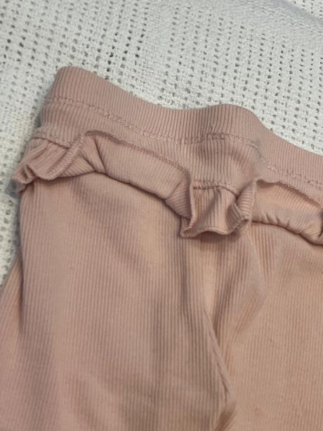 Dievčenské rebrované legíny s fodričkou h&m (68), h&m,68