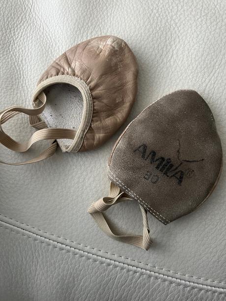 Amila celokožené gymnasticke špičky vel.30, 30