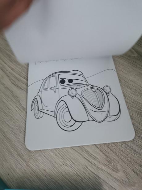 Zošit s úlohami a omaľovánka autá,