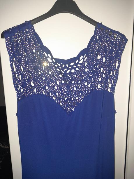 Spoločenské šaty, 40