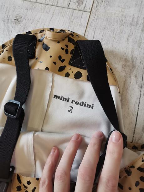 Nohavice do dažďa, 110