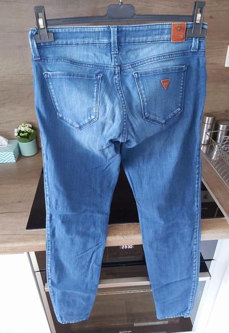 Skiny guess, guess,s