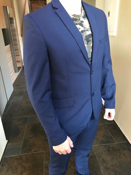 Pánsky tmavomodrý oblek, 50