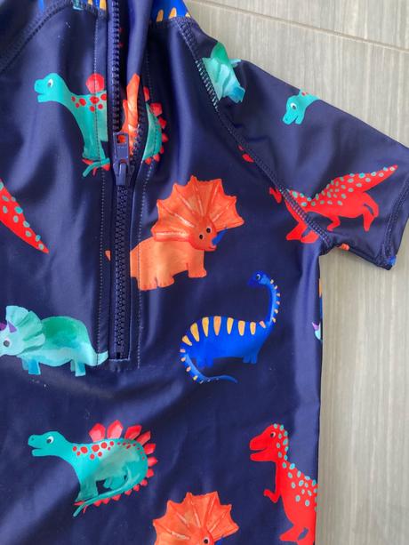 Next uv overal dino so zipsom top stav 2r., next,92