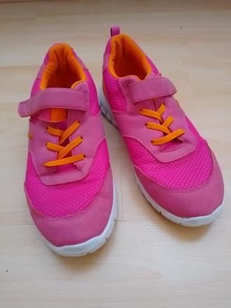 Tenisky s bielou podrážkou, pepperts,35