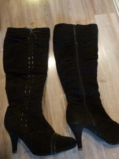 Semišové pekné, 39