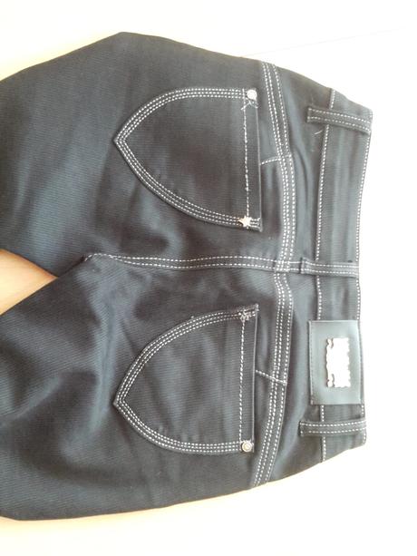 Cierne nohavice s bielym obsivanim, xs