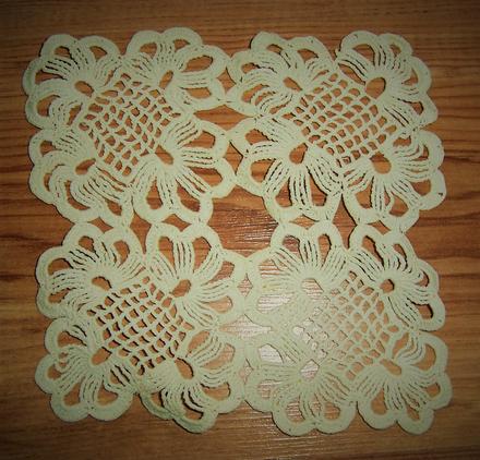 Háčkovaný obrus 6, 