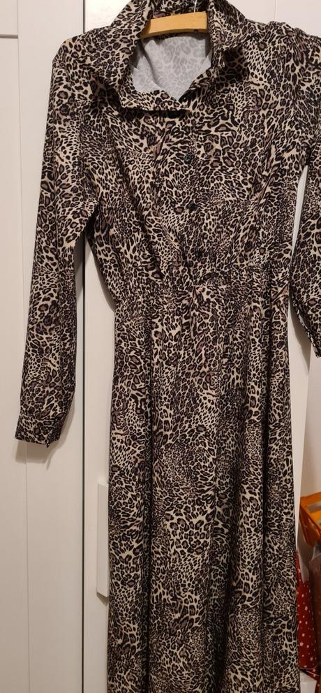 Leopardie šaty, 