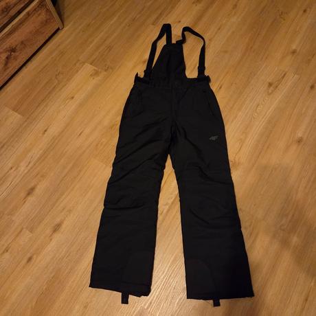 Čierne lyžiarske nohvice 4f, 158