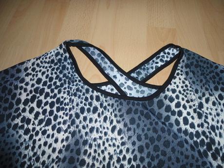 Tigrovane elasticke tricko, s