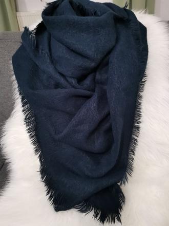 Hrejivý šal, pull&bear