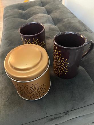 Hrnčeky a dóza na cukor, 