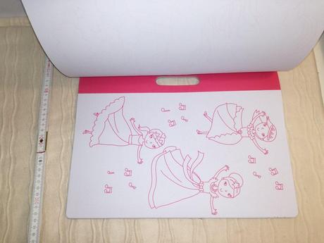 Unicorn dreams giant colouring pad,