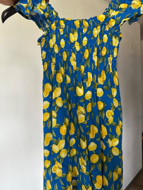 Šaty s citrónmi, tezenis,110