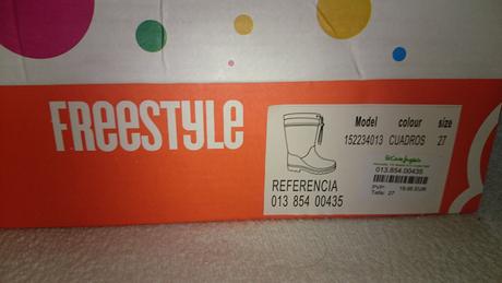 Veľmi málo nosené gumáky, vo výbornom stave, 27