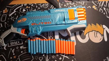 Nerf elite 2.0 warden,