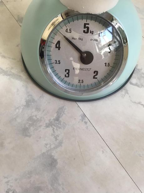 Mechanická retro váha,