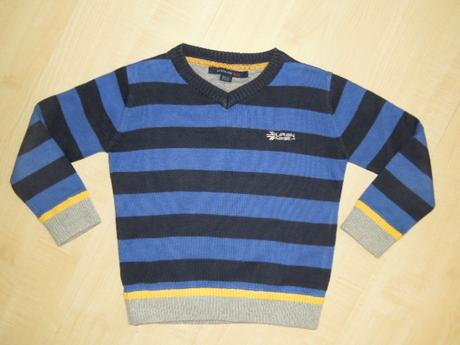 Svetríky /110-116/, reserved,110