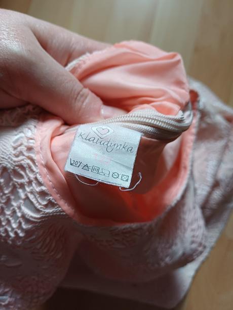 Elegantne šaty, 122