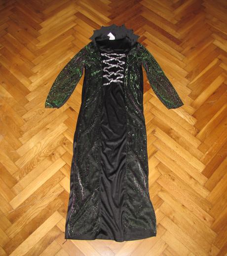 Kostým s pavučinami, 