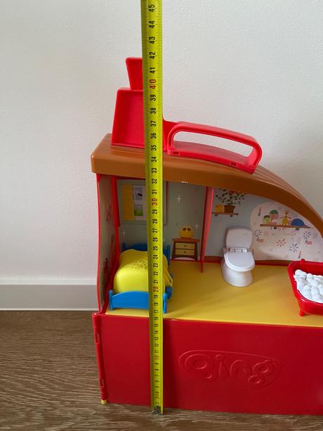 Bingov dom + postavičky,