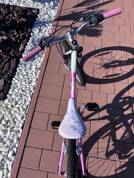 Nádherný bicyklik pre dievča, specialized,20