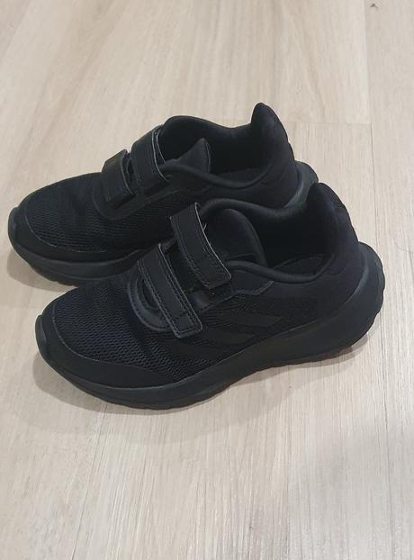 Ľahké vzdušné tenisky, adidas,32