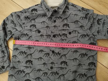 Úžasná košeľa, 104