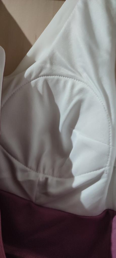 Spoločenské šaty, 42