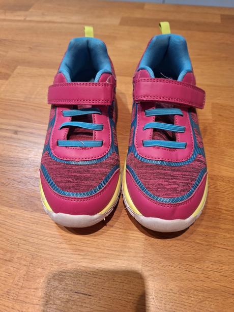 Predam tenisky, baťa,33