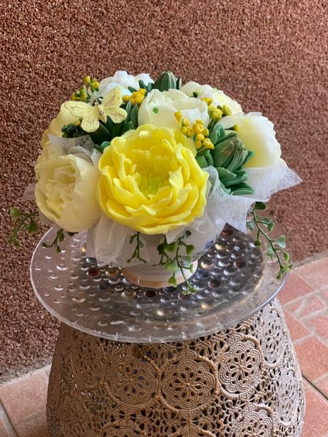 Mydlova kytica v keramickej miske, 