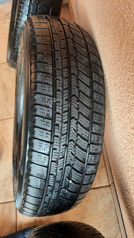 Predám 3 ks zimné pneumatiky 165/70/r14,