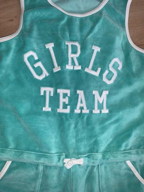 Zamatový overal, next,134