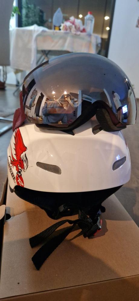 Lyziarska prilba, rossignol,s