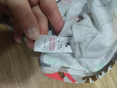 Vánoční tričko, 104