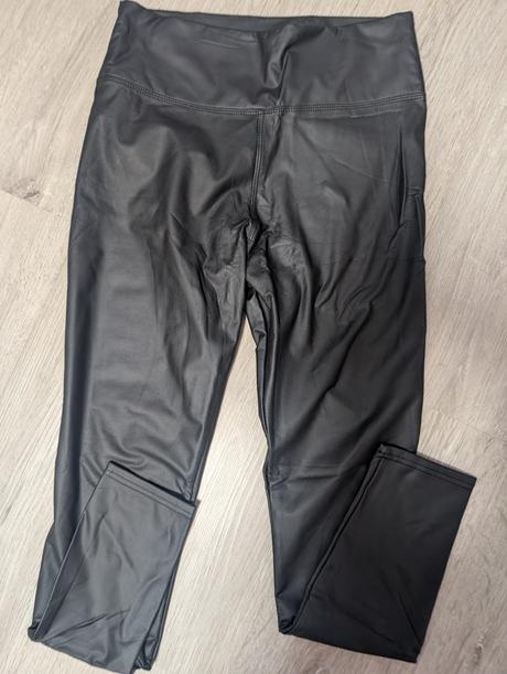 Koženkové legíny, m