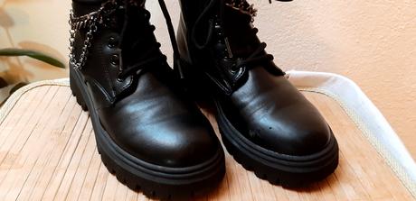 Čižmičky deezee, 33