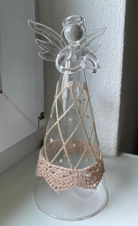 Sklenený anjel 16 cm, 