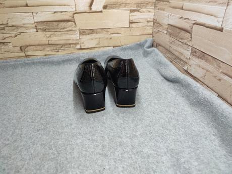 Ara 39 - dámske čierne kožené lesklé topánky, ara,39