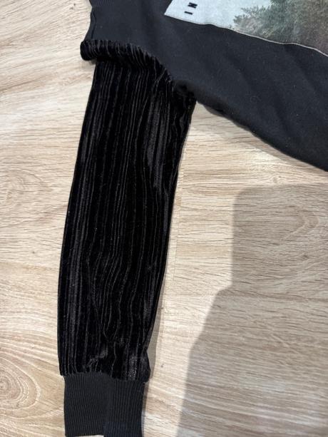 Tricko reserved, reserved,110